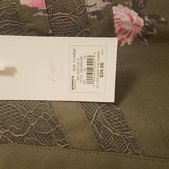 Women's Sleeveless Blouse - Picture 3 of 8